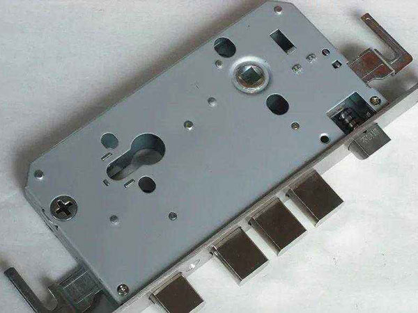 新兴24小时上门开锁公司